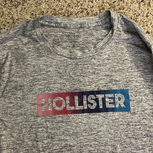 Multiple -Hollister shirt and long sleeve bundle - Picture 2 of 6